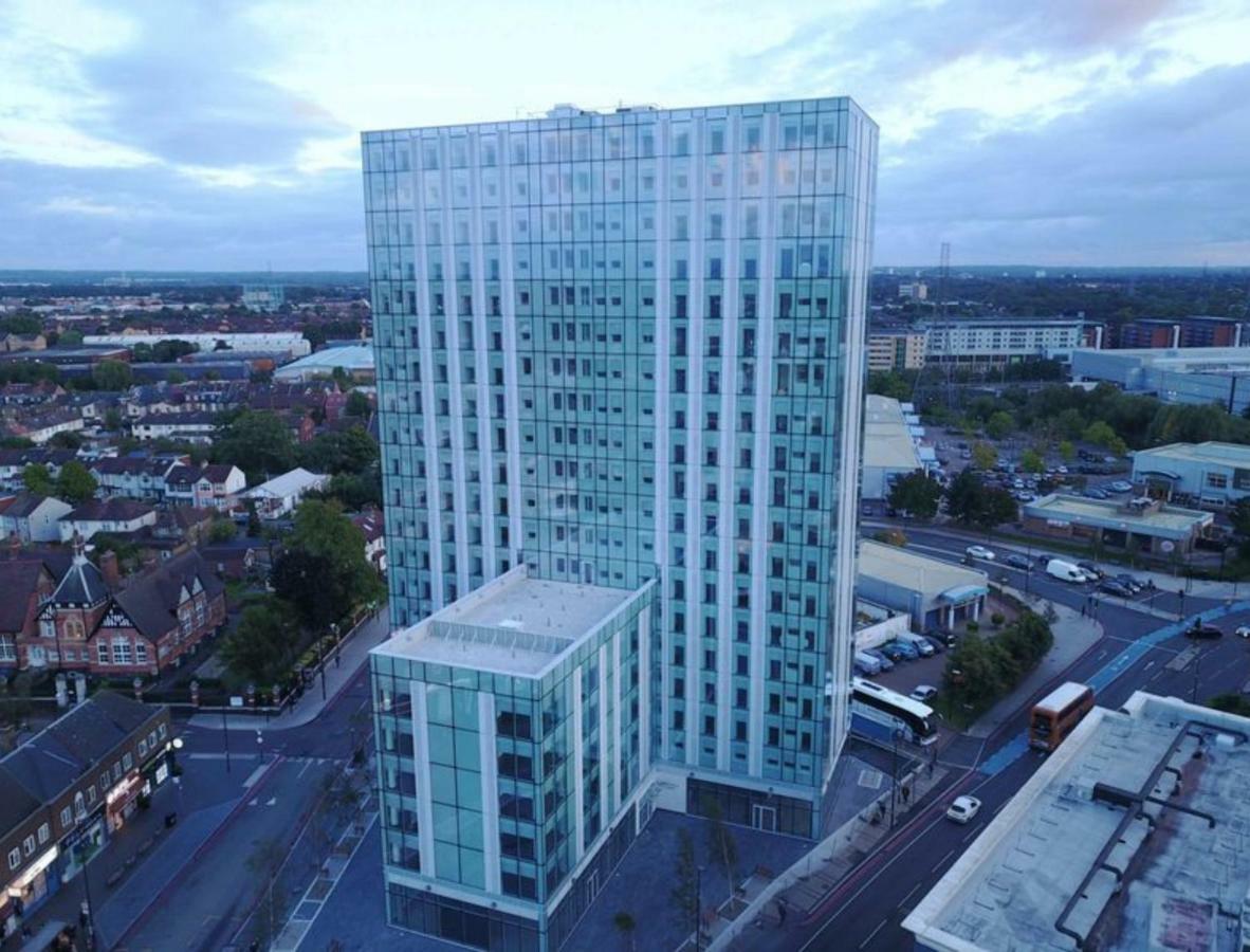 Britannia Point, New Building Opposite Station Séjour chez l'habitant